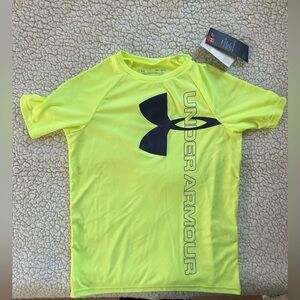 NWT - under armour neon yellow youth Medium dri-fit T-shirt